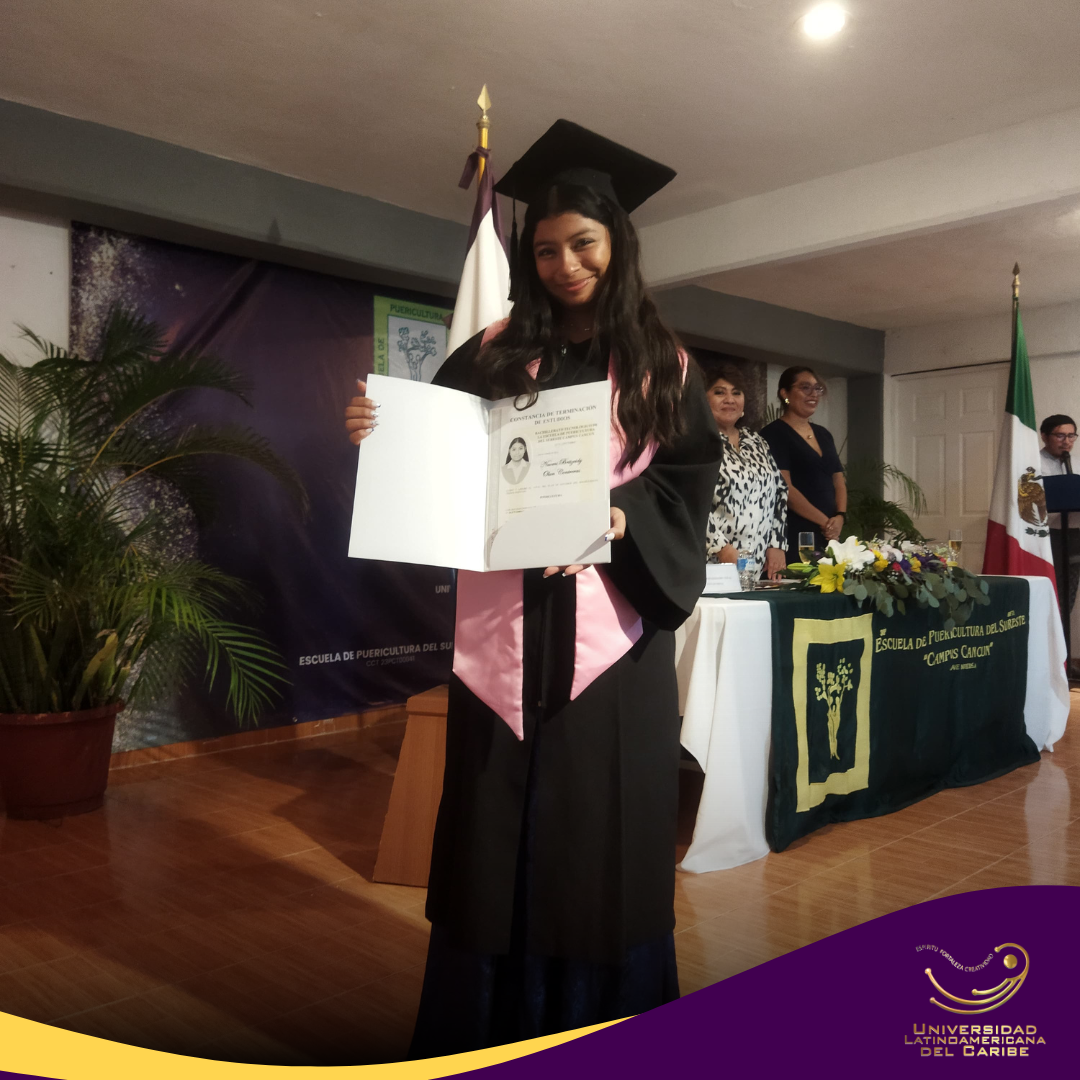 Graduación de Bachillerato Tecnológico en Administración y Puericultura 2024